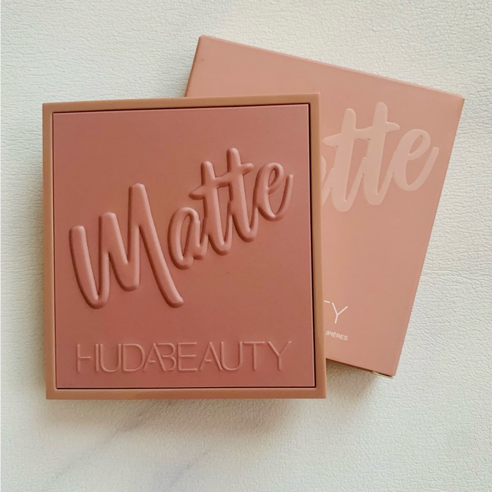 Huda Beauty Cool Matte Obsessions Palette